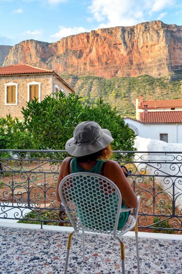 Anna'S Family Home Leonídion Dış mekan fotoğraf