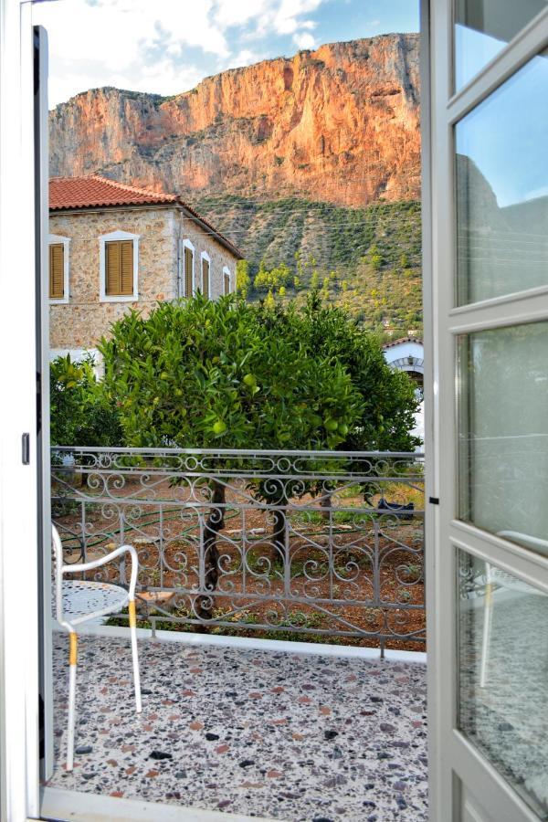 Anna'S Family Home Leonídion Dış mekan fotoğraf